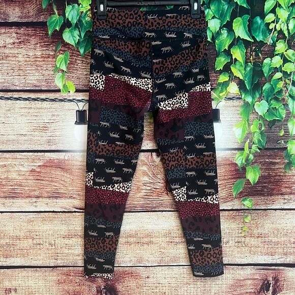 Victorias Secret Sport Leggings Medium Jungle Leopard Cheetah Patchwork Tights - Picture 4 of 4
